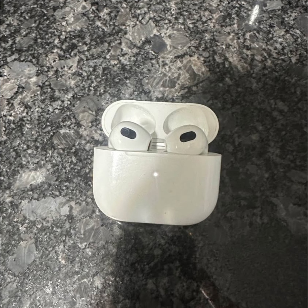 Apple AirPods